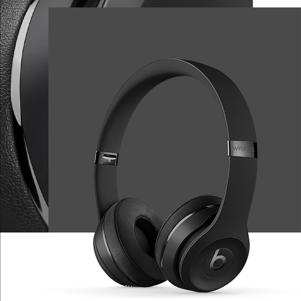 Beats Solo3 Wireless in matte black